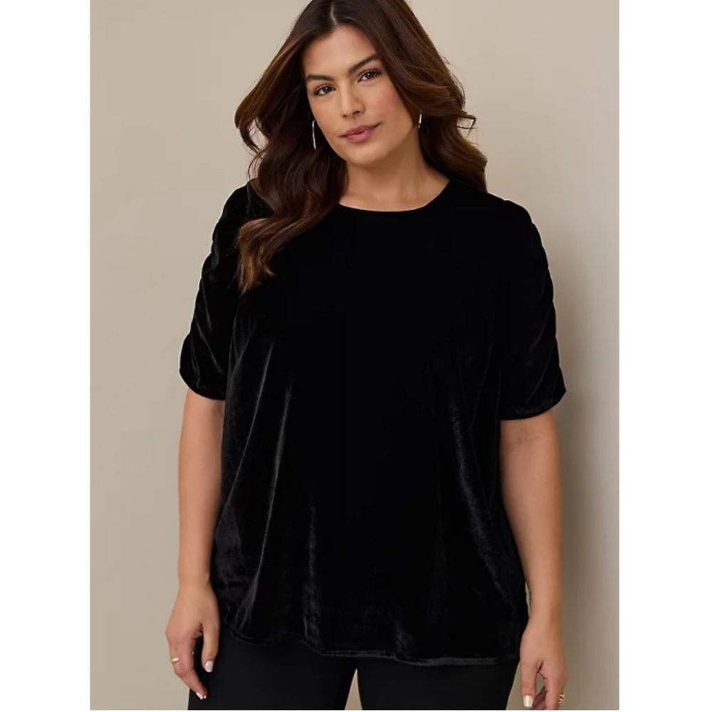 TORRID NWT VELVET RUCHED SLEEVE TOP